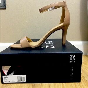 New !Tan Naturalizer 9.5 sandal